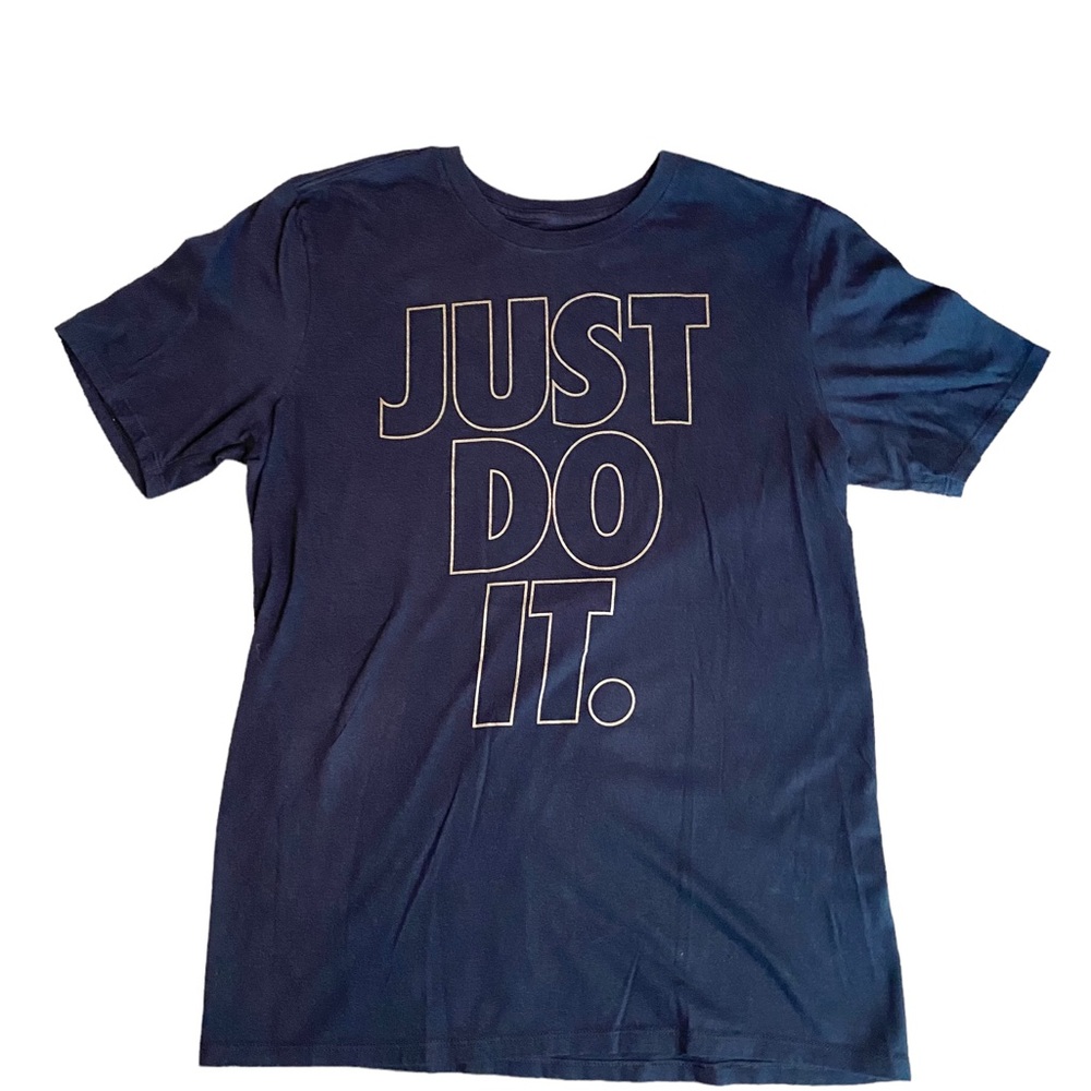 Nike T-Shirt, Size Medium